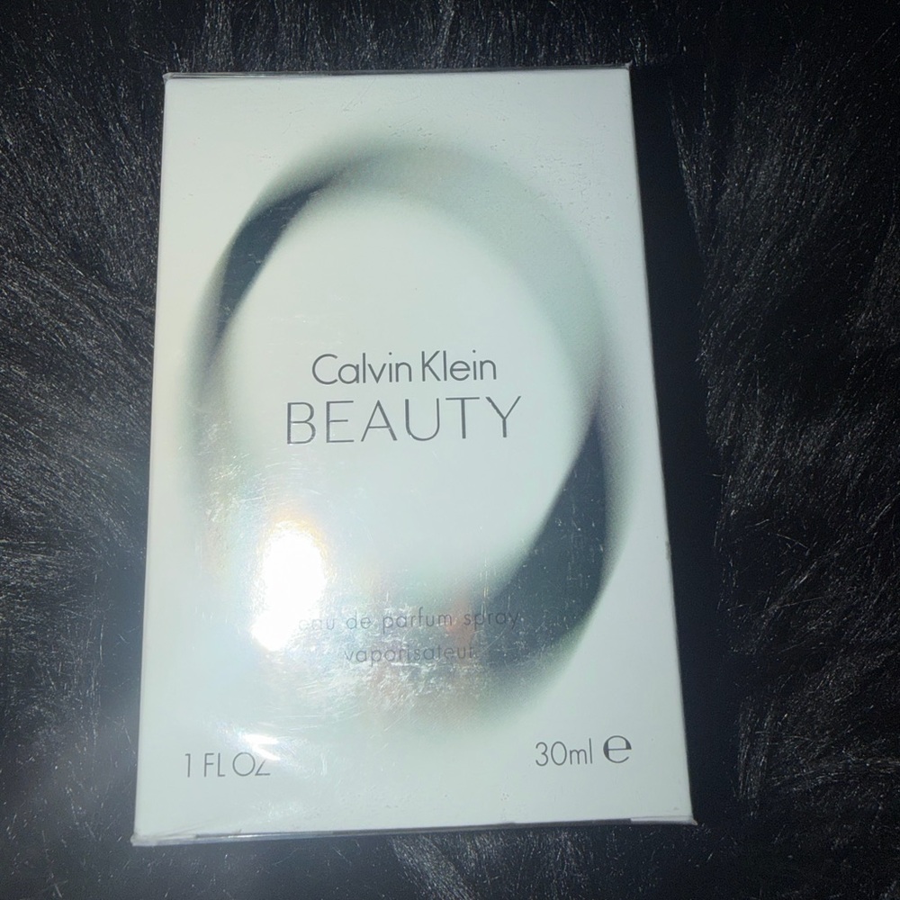 Calvin Klein Beauty Eau de Parfum - White and Silver Accents